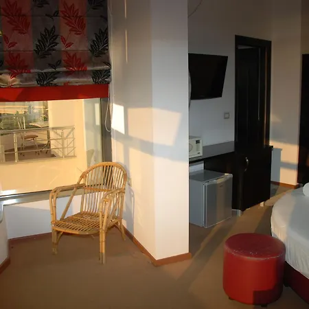 Strora 酒店 Sarandë
