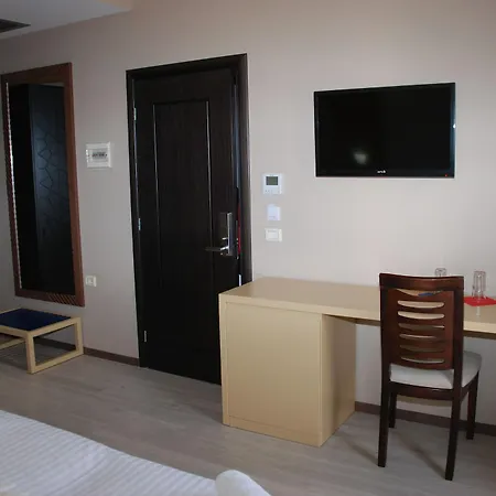 Hotell Strora Sarandë