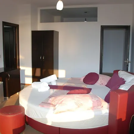 Hotel Strora