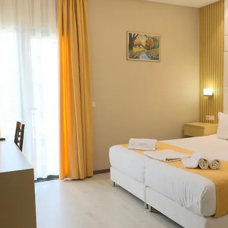 Hotell Strora Sarandë