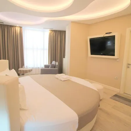 Hotel Strora 4*