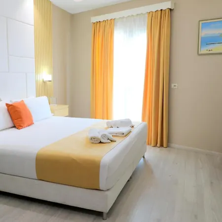 Strora 4*
