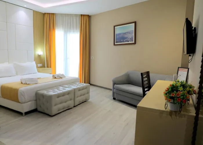 Strora Hotel 4*