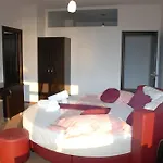 Szálloda Strora