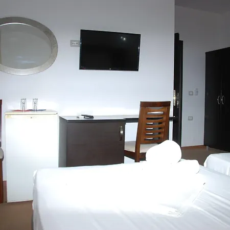Hotel Strora 4*