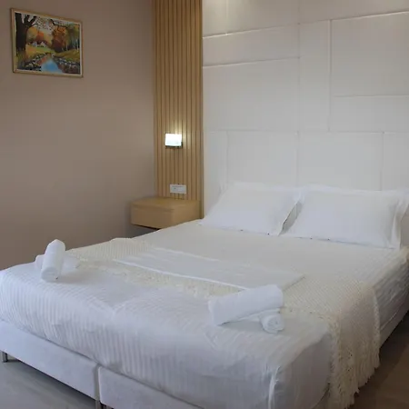 Отель Strora 4*