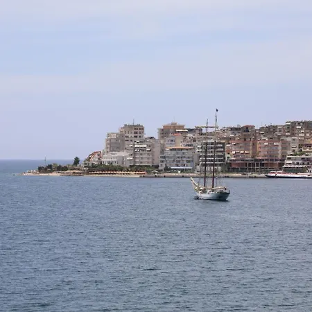 Ξενοδοχείο Strora 4*