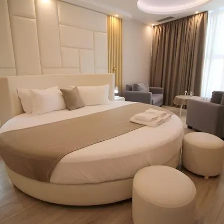 Strora 4*