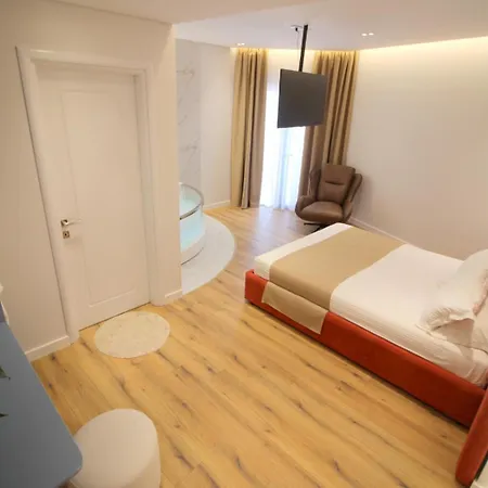 Strora Hotel 4*