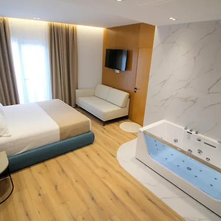 Hotel Strora 4*
