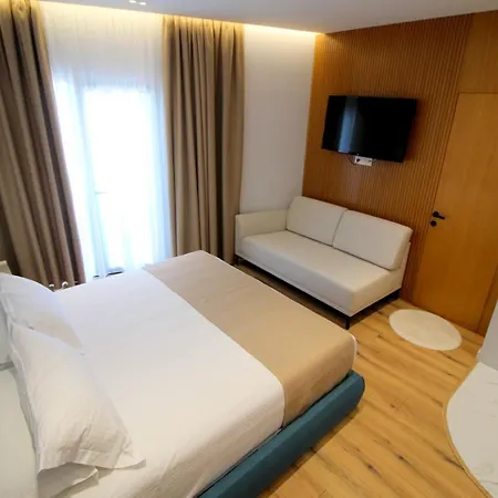 Strora Hotel 4*