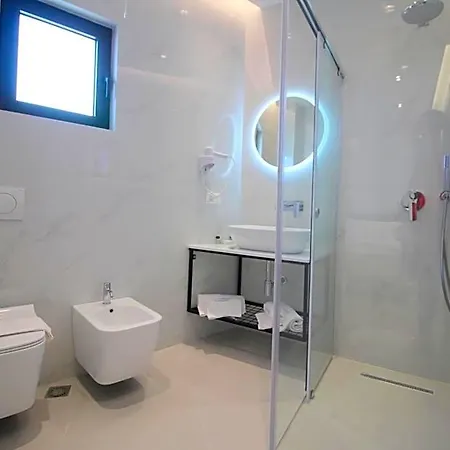 Strora Отель 4*