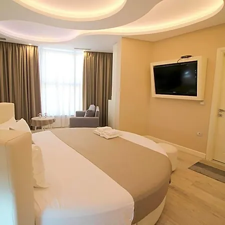 Strora 4*