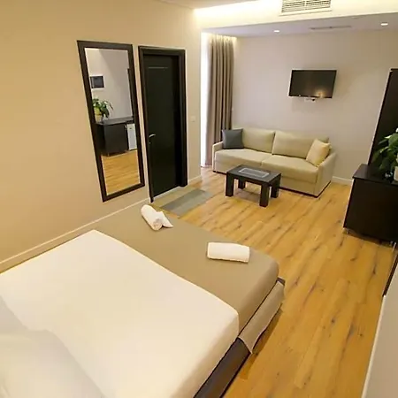 Strora 4*