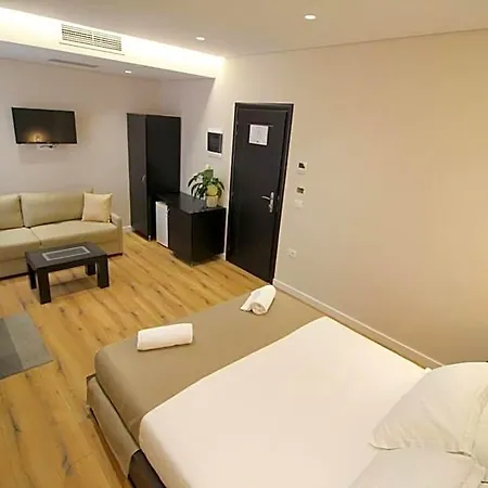 Hotel Strora