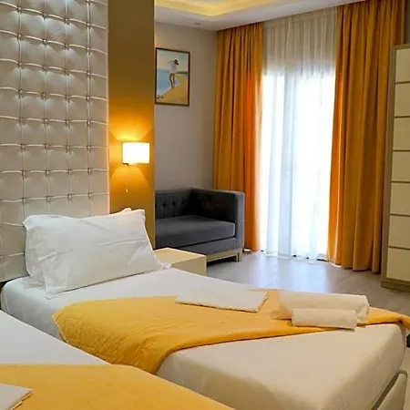 Hotel Strora 4*