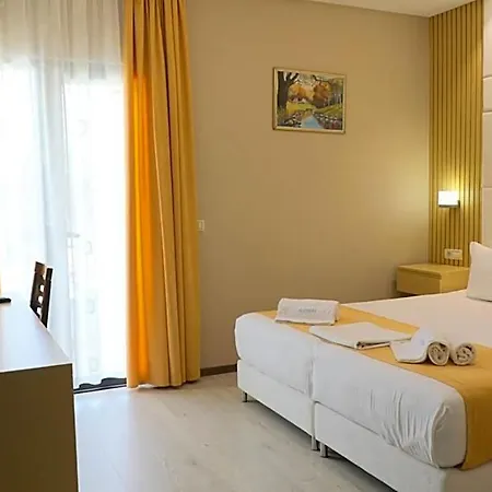 Strora 4*