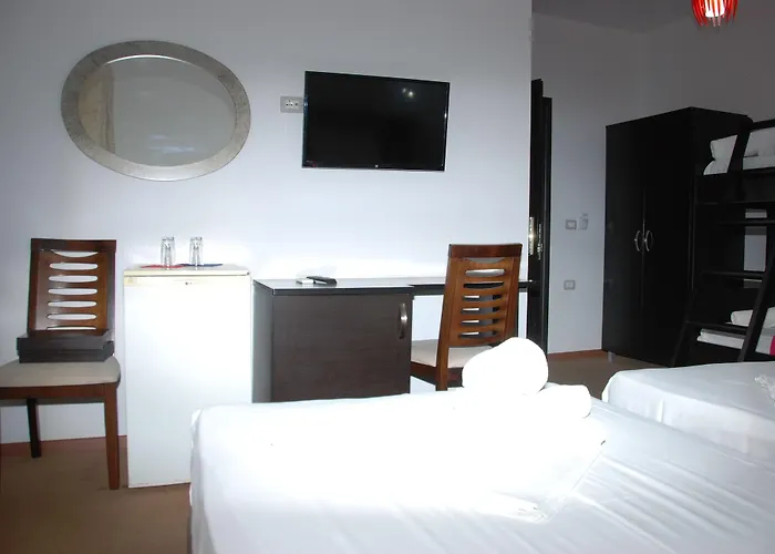 Hotel Strora 4*